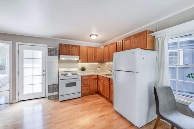 2513 Alpine Road, Menlo Park CA: https://media.crmls.org/mediaz/9aadf43a-8b6e-4da9-b6ae-60f8bd0666f4.jpg