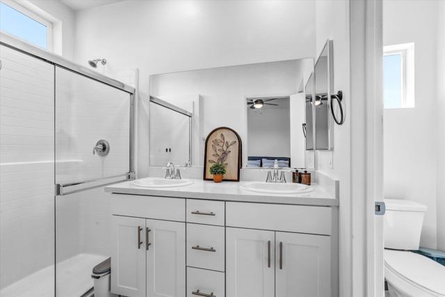 Detail Gallery Image 16 of 30 For 402 Creekside Cir, San Diego,  CA 92114 - 3 Beds | 3 Baths