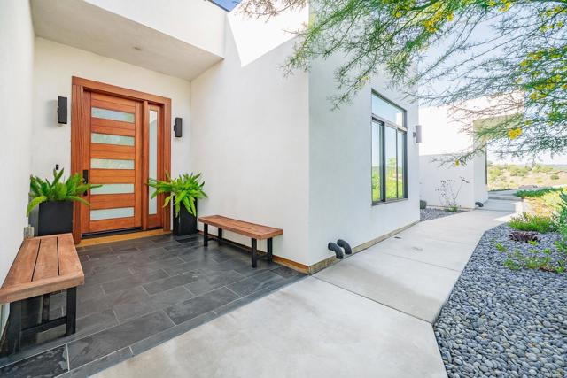 403 Black Canyon Place, Ramona CA: https://media.crmls.org/mediaz/9aaef08c-4c46-4bff-9c13-5b8537ffe857.jpg