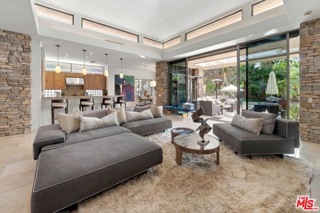1132 Lake Vista, Palm Desert, CA 92260