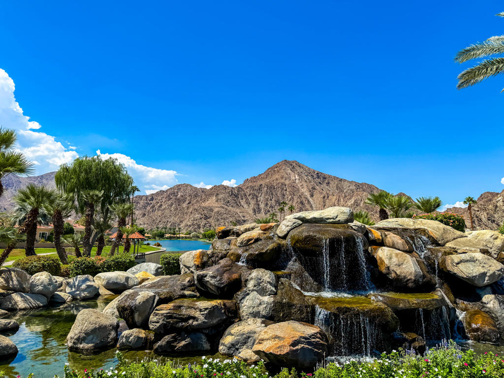https://media.crmls.org/mediaz/9ab0a6b8-6172-4790-aaff-006037ff1174.jpg?preset=X-Large
