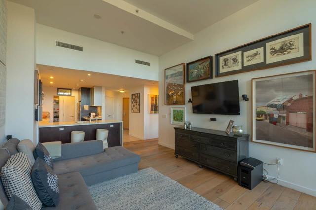 1441 9Th Ave, San Diego CA: https://media.crmls.org/mediaz/9ab0aad3-6043-4e46-94f7-8a76250de5d2.jpg
