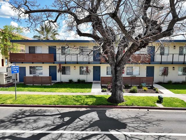 Image 3 of 16 For 2093 Mt. Diablo Street