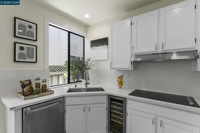 731 Lakemont Pl, San Ramon CA: https://media.crmls.org/mediaz/9ab12eb9-82ba-4f83-9470-90836a116eaa.jpg