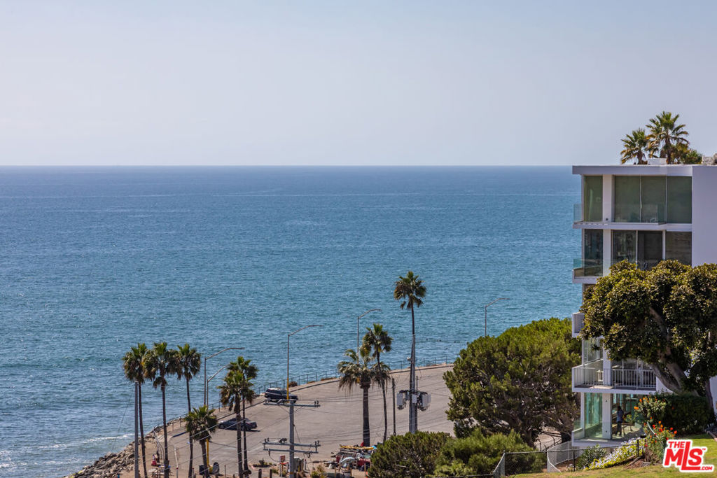17352 W Sunset Boulevard #202