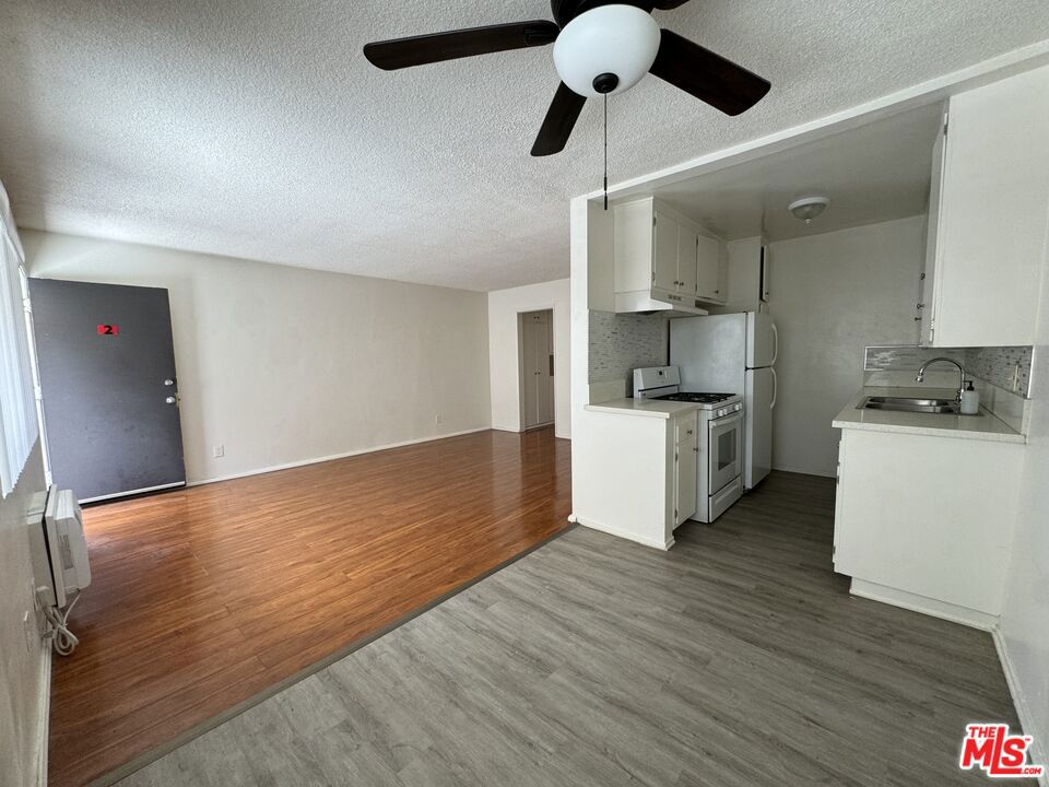 5811 Harold Way #2