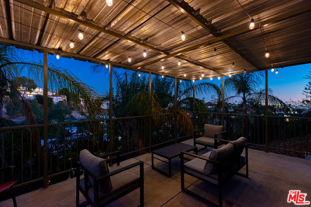 2738 Rinconia Drive, Los Angeles CA: https://media.crmls.org/mediaz/9ab2cf1b-d13b-4ded-9c4e-27ab45837d37.jpg