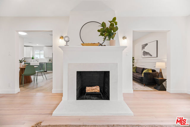 5722 Valley Ridge Avenue, Los Angeles CA: https://media.crmls.org/mediaz/9ab38e09-5d92-4c9a-8d2f-96dbf51a01be.jpg