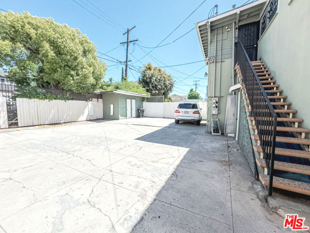 1322 S Bronson Avenue, Los Angeles CA: https://media.crmls.org/mediaz/9ab3aa4f-5010-4550-a5d0-c1c0bc566a1d.jpg