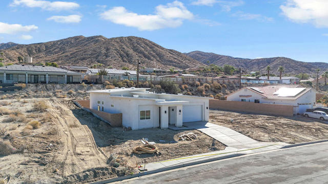 66778 Casa Grande Drive, Desert Hot Springs CA: https://media.crmls.org/mediaz/9ab3b37d-6175-48f8-abb0-61a232df0738.jpg
