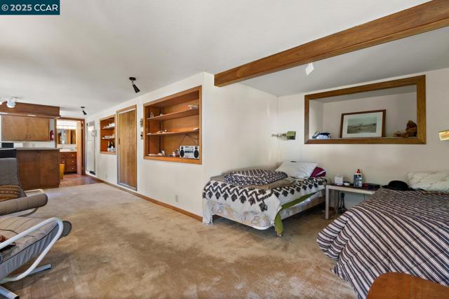 20 La Madronal, Orinda CA: https://media.crmls.org/mediaz/9ab3c396-8a32-4750-bbe0-bbc88c43e508.jpg