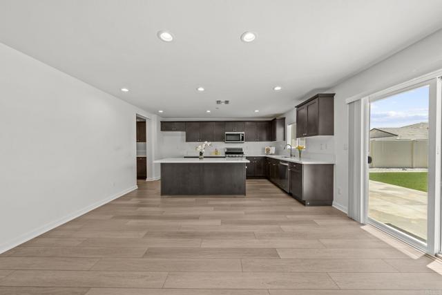 Image 19 of 59 For 28339 Levi Way
