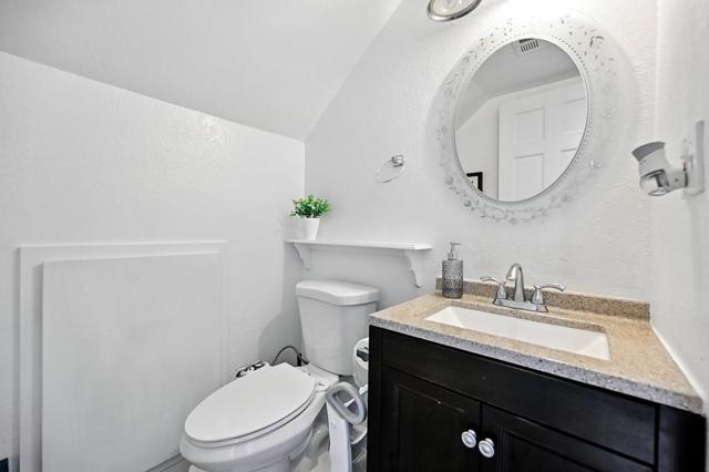 4423 Corto Monterey, Union City CA: https://media.crmls.org/mediaz/9ab47997-ab91-444c-b9ed-8603657aaf79.jpg