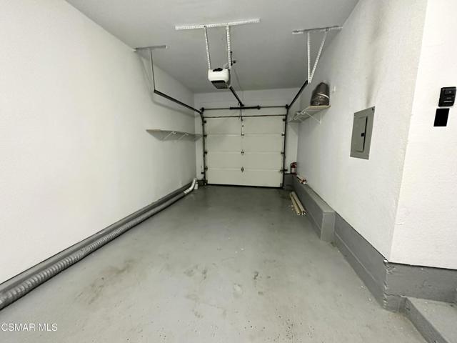 672 Indian Oak Lane, Oak Park CA: https://media.crmls.org/mediaz/9ab4e9c4-46ed-4498-ae06-717f267f90f3.jpg