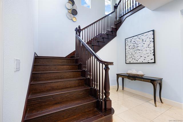 6839 Helenite Pl, Carlsbad CA: https://media.crmls.org/mediaz/9ab4fd5f-7ac8-49f4-a893-ec485b0c3797.jpg
