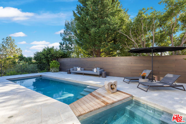 Image 36 of 43 For 888 Toulon Drive