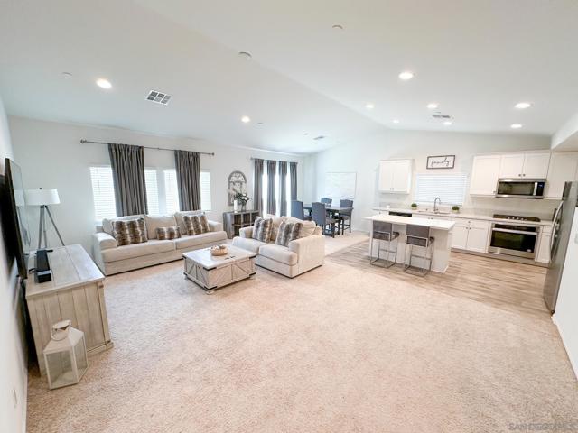30721 Hawkscrest Drive, Winchester CA: https://media.crmls.org/mediaz/9ab5e076-8d72-4d4e-b00d-ce0f37adbea0.jpg