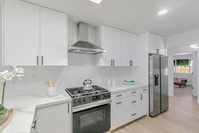 657 Coleraine Court, Sunnyvale CA: https://media.crmls.org/mediaz/9ab6194e-dfa5-4f92-850f-e11affd1449b.jpg