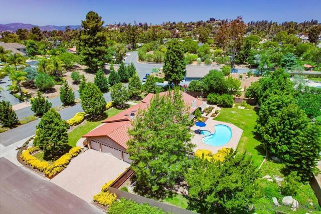 16657 Valle Verde Rd, Poway CA: https://media.crmls.org/mediaz/9ab79006-6ee3-40ef-8564-85a7aa292eea.jpg