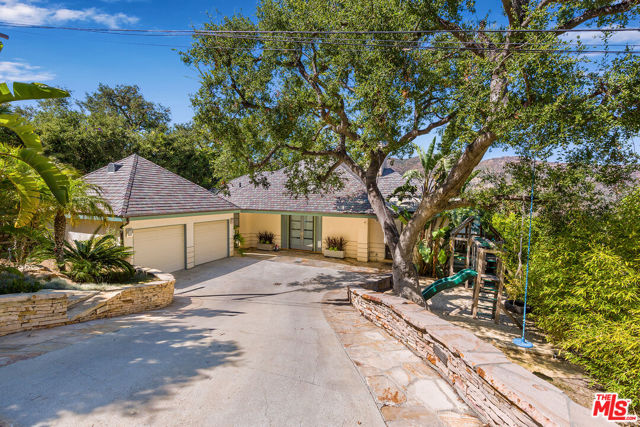 26227 Fairside Road photo 2