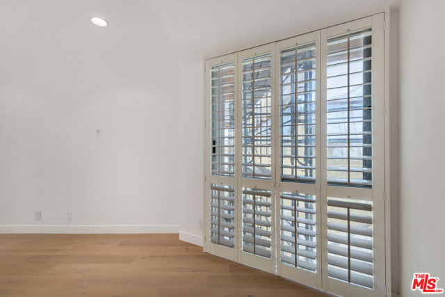 515 Ocean Avenue, Santa Monica CA: https://media.crmls.org/mediaz/9ab87f77-75ea-4e6a-afc7-8e9ecb649eb1.jpg