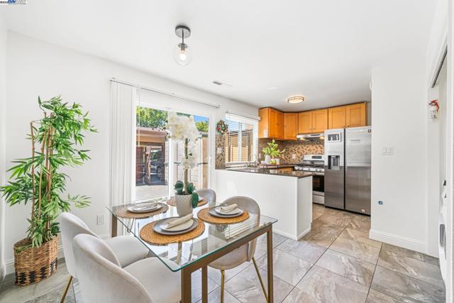 2658 Oliver Dr, Hayward CA: https://media.crmls.org/mediaz/9ab8b1c5-7c63-4e30-a95c-af081166bb6f.jpg