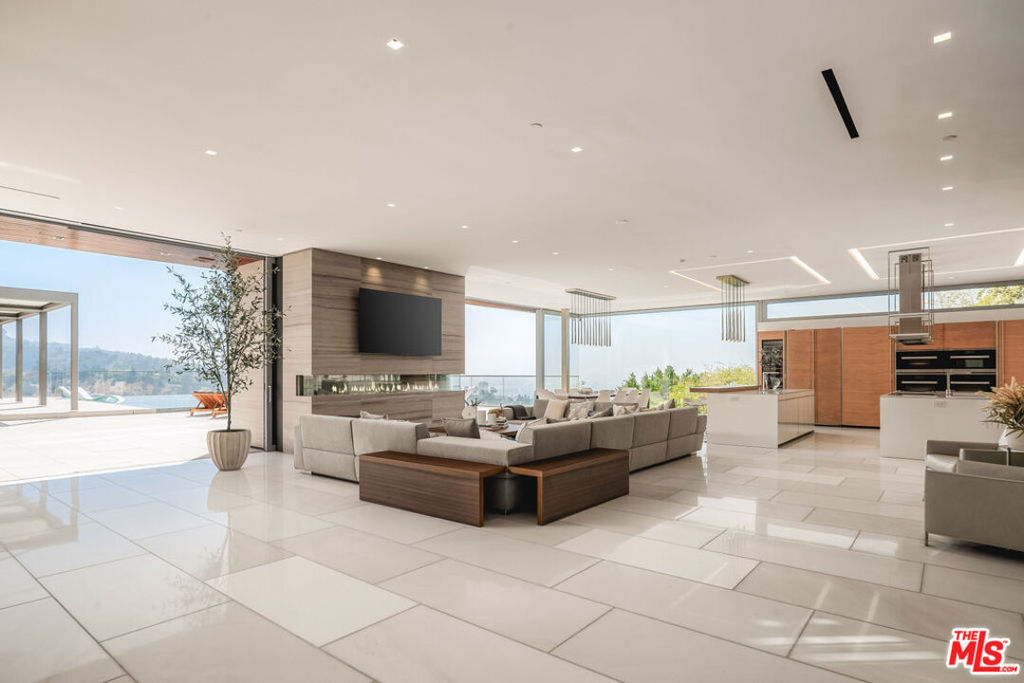 MLS #25575239 img 12