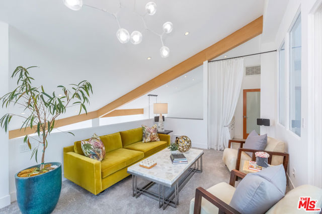 18 Union Jack Street, Marina del Rey CA: https://media.crmls.org/mediaz/9ab9f3d2-52fe-42d6-a50b-644c51e8df84.jpg