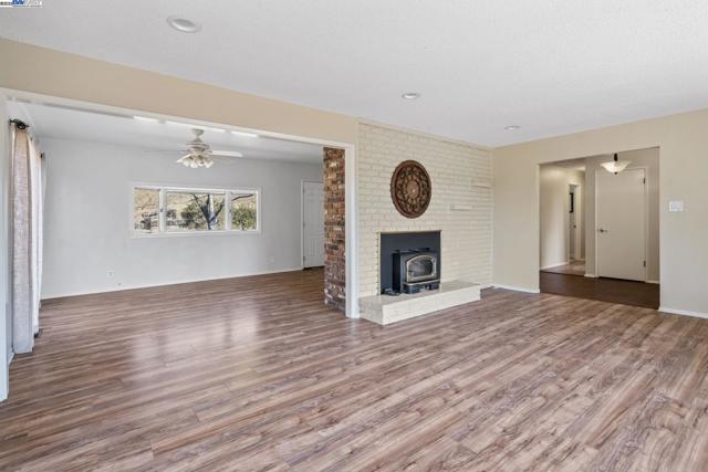 2592 Caballo Ranchero Dr, Diablo CA: https://media.crmls.org/mediaz/9abb1306-dd9b-47e8-9e2c-5768a1ff91a2.jpg