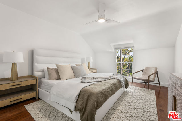6475 San Marco Circle, Los Angeles CA: https://media.crmls.org/mediaz/9abb27f2-2f67-4481-a595-f7852ff810c6.jpg