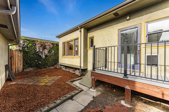 5150 Coronado Avenue, Oakland CA: https://media.crmls.org/mediaz/9abb66b4-89cb-480d-aa03-b26a07bce65d.jpg