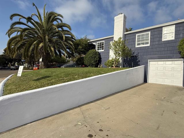 1205 Park Row, La Jolla CA: https://media.crmls.org/mediaz/9abba83e-0f85-40b5-875f-1b0da08db46f.jpg