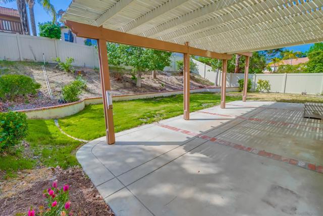 32411 Cassino Court, Temecula CA: https://media.crmls.org/mediaz/9abc9caa-0aef-4a51-b6a9-ebae965ae8f5.jpg