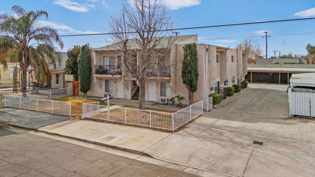 233 N Inez Street, Hemet CA: https://media.crmls.org/mediaz/9abca03d-51c1-4a29-9785-757cebe0a2ec.jpg