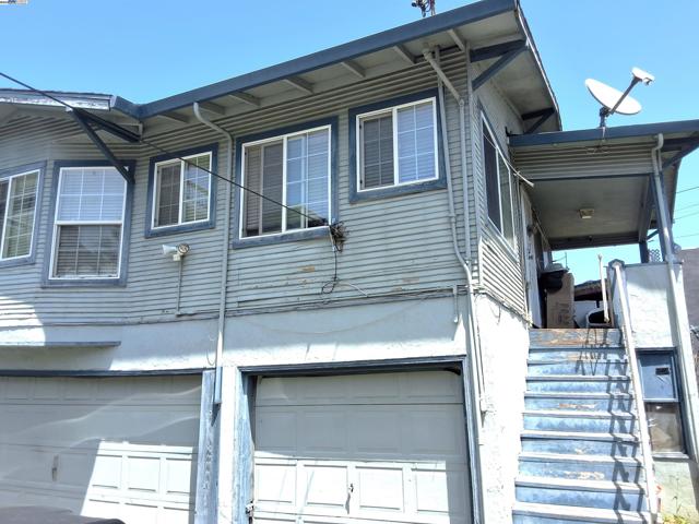 3020 E 19th st, Oakland CA: https://media.crmls.org/mediaz/9abce3f7-d6b6-4506-b710-dc725fd7275c.jpg