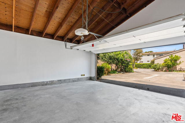 Private garage