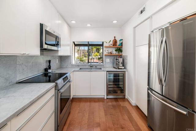 Detail Gallery Image 7 of 27 For 7323 Calle Luna, Carlsbad,  CA 92009 - 2 Beds | 2 Baths