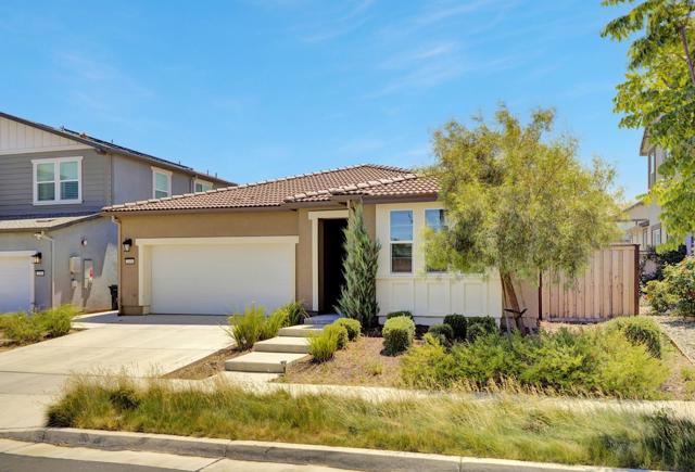 2606 Salinger Avenue, Tracy CA: https://media.crmls.org/mediaz/9abd0691-f19f-4b6d-80ed-64eeba541cde.jpg