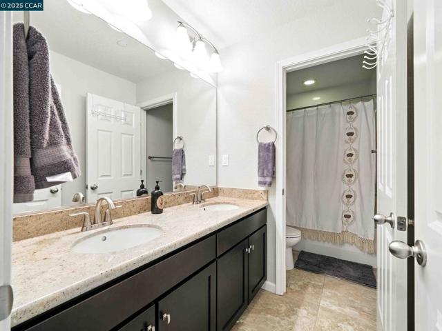 2433 Sanders Ln, Fairfield CA: https://media.crmls.org/mediaz/9abd52d4-d8f2-429a-9339-9fda2f2e6aa8.jpg