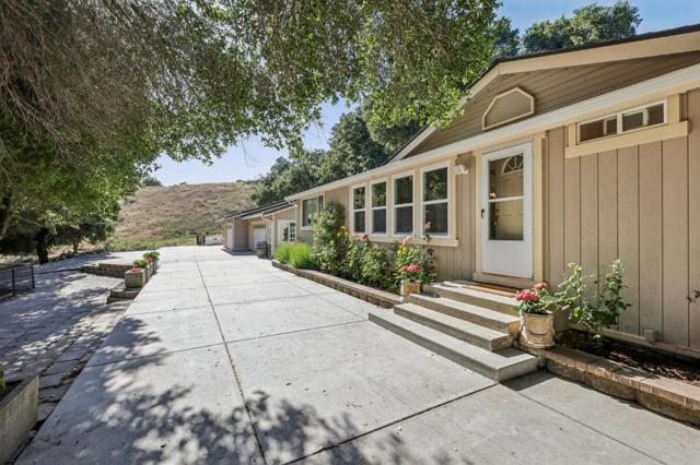 2995 Day Road, Gilroy CA: https://media.crmls.org/mediaz/9abd8c50-a92e-4399-99af-1ad8520bf45b.jpg