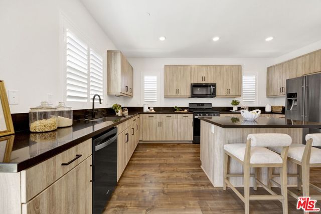 17028 Zion, Santa Clarita CA: https://media.crmls.org/mediaz/9abdab32-8047-4924-86f5-3fd84a9705b5.jpg