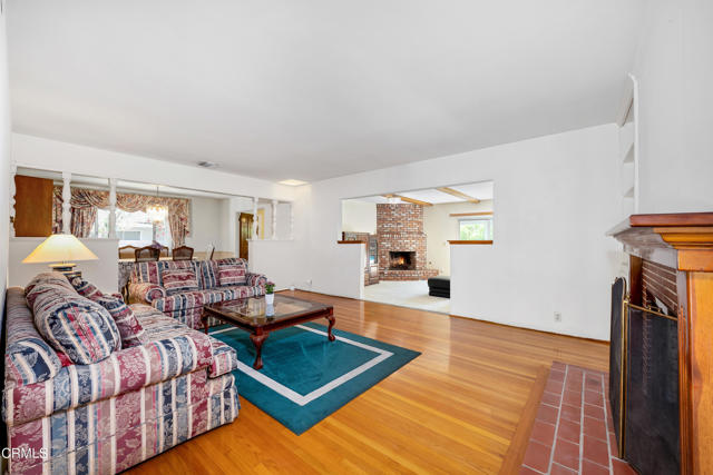 1509 S 3rd Avenue, Arcadia CA: https://media.crmls.org/mediaz/9abe639a-4b53-47a0-9b0b-57155c55d536.jpg