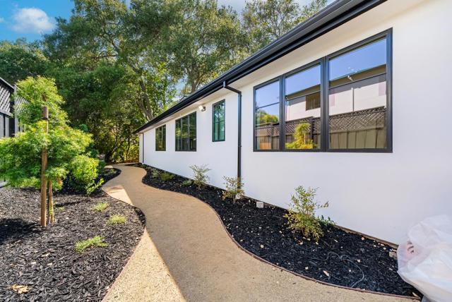 1068 Riverside Drive, Los Altos CA: https://media.crmls.org/mediaz/9abe7d12-d0e2-4da7-b0a9-e8b9b2a45f18.jpg