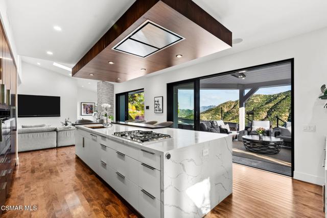 31460 Glenbridge Road, Westlake Village CA: https://media.crmls.org/mediaz/9abe7ea5-89d5-4972-877b-dd28b89d4eeb.jpg