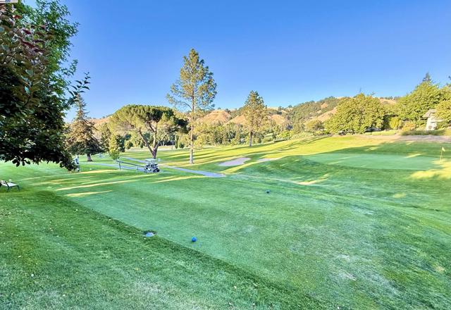 2217 Ptarmigan Dr, Walnut Creek CA: https://media.crmls.org/mediaz/9abe928c-4182-427f-a19c-0599ebdd051b.jpg