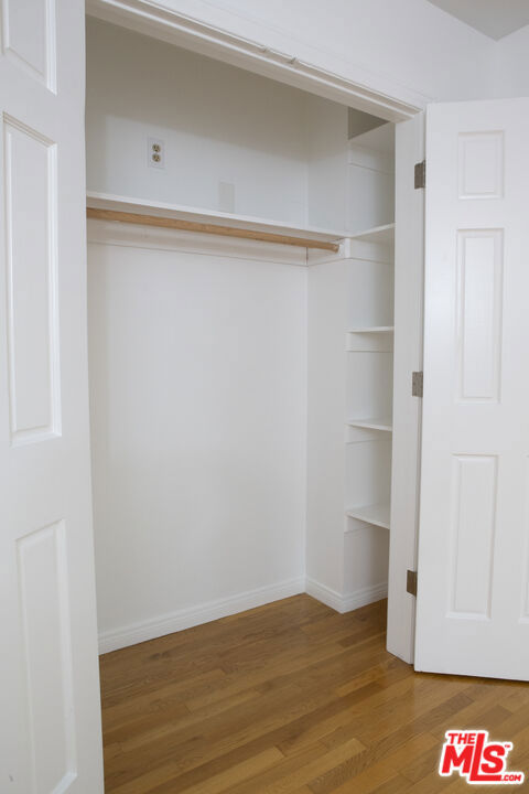 654 Broadway Street photo 31