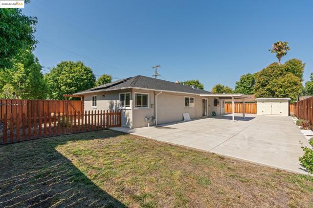 41 Belinda Dr, Pleasant Hill CA: https://media.crmls.org/mediaz/9abed41a-d11a-42e7-af17-204f75176964.jpg