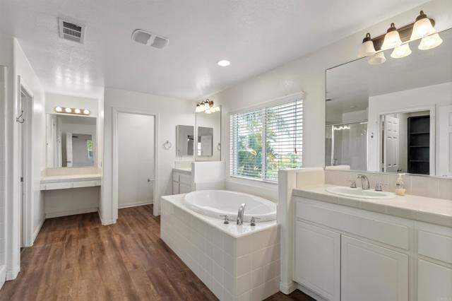 1049 Boulder, Oceanside CA: https://media.crmls.org/mediaz/9abf04db-0796-4a54-841b-2e2da9060b73.jpg