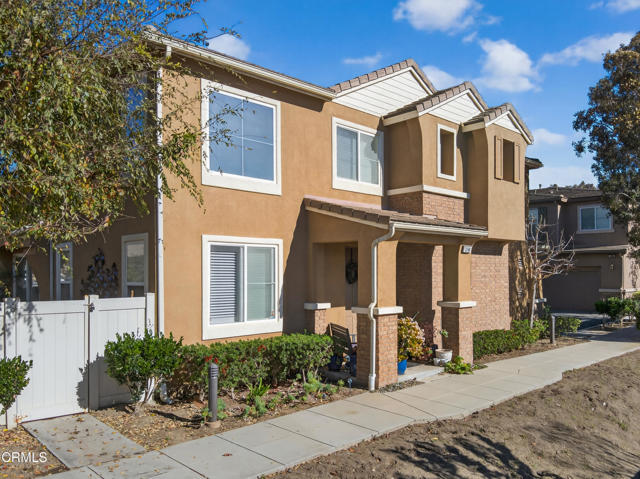 3746 Dunkirk Drive, Oxnard CA: https://media.crmls.org/mediaz/9abfb3e9-a05c-466c-bb6c-cdbe734aac1a.jpg