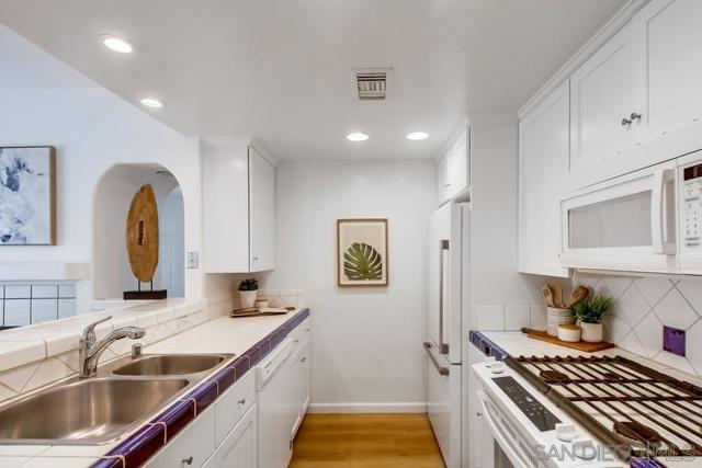 361 Rosecrans Street, San Diego CA: https://media.crmls.org/mediaz/9ac15c62-898f-46c1-ae4d-7459b1a5b550.jpg